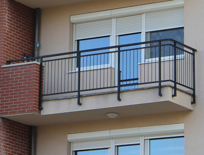 Цена остекление балкона с выносом в Хрущевке.
